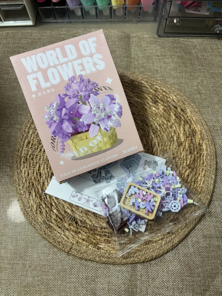 World of flowers Purple-LEGO DIY Kit